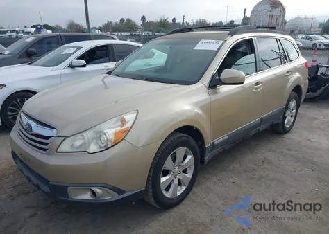 2010 Subaru Outback 2.5I Premium z USA, uszkodzony, nr VIN 4S4BRBGC8A3310418